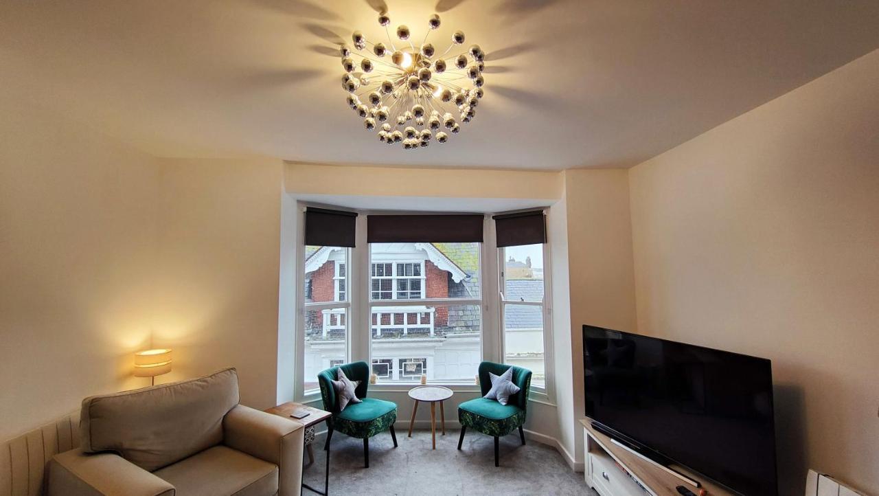 Stunning One Bedroom Flat In * Weymouth